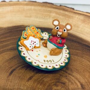 Hallmark Sharing Santa’s Snack 2001 Ornament